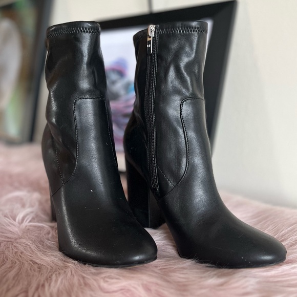 Marc Fisher Chunky Heeled Boots - Picture 2 of 5